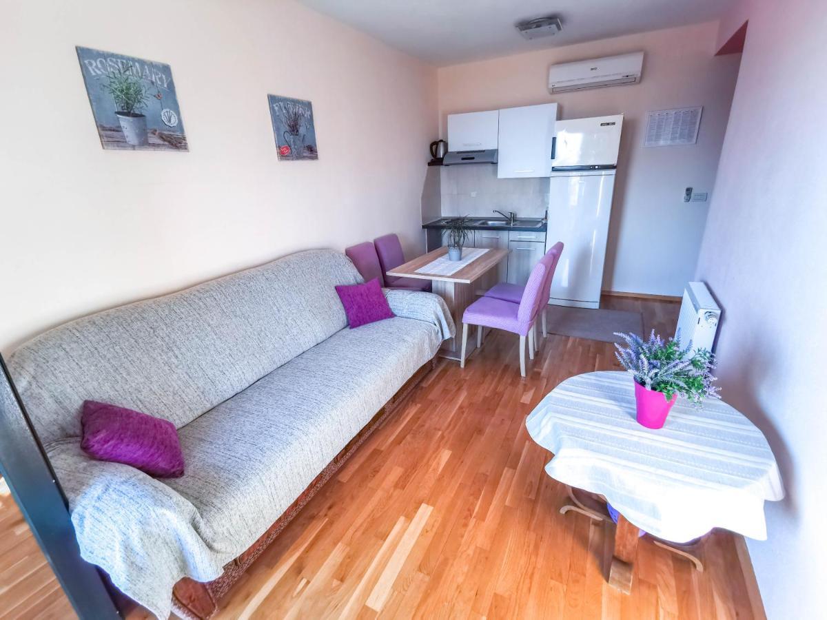 Apartments Vukovic Vanja Makarska Ngoại thất bức ảnh