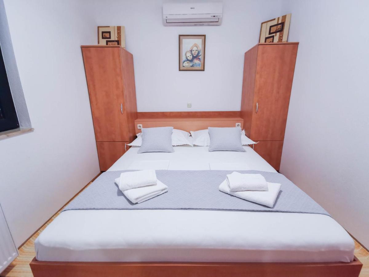 Apartments Vukovic Vanja Makarska Ngoại thất bức ảnh