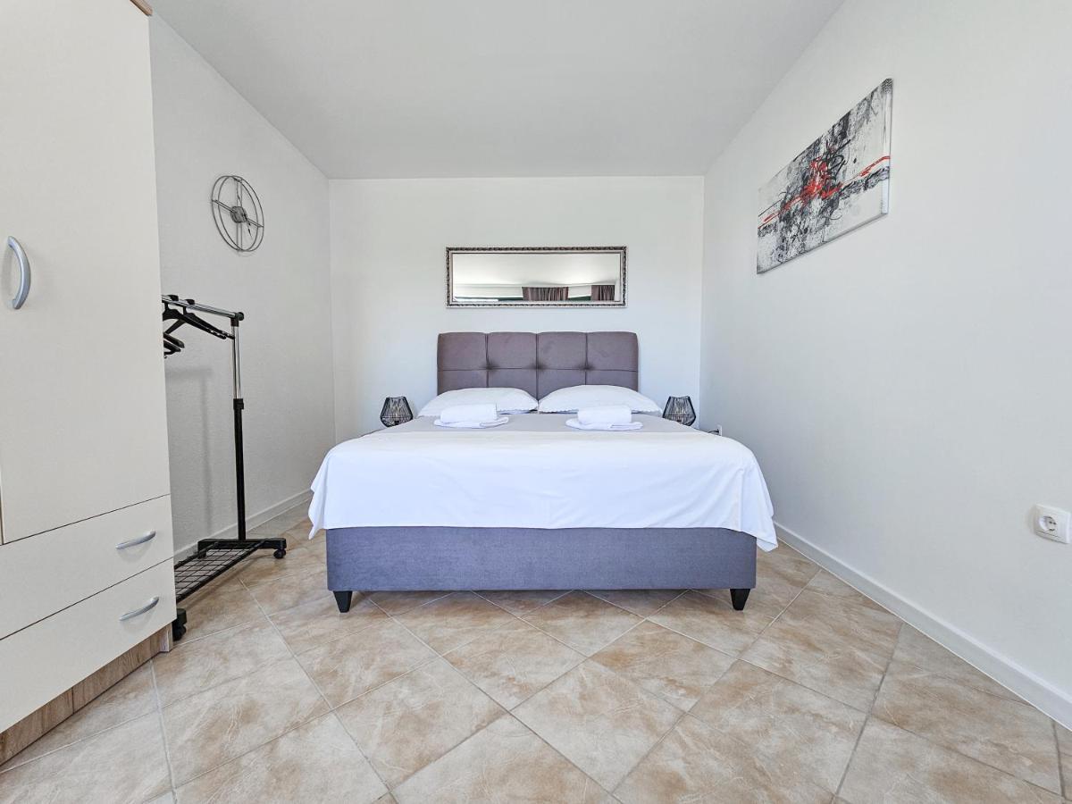 Apartments Vukovic Vanja Makarska Ngoại thất bức ảnh