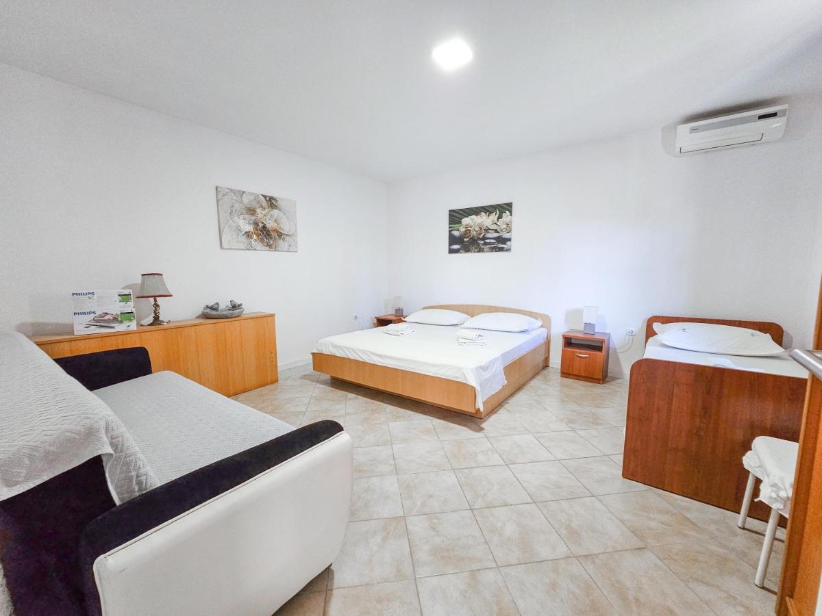 Apartments Vukovic Vanja Makarska Ngoại thất bức ảnh